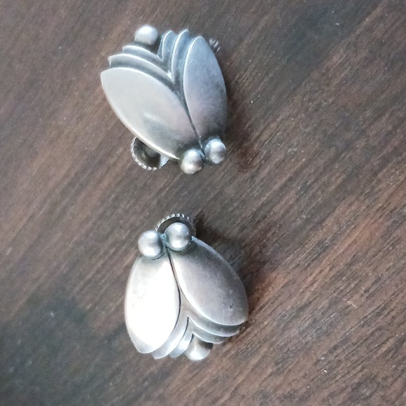 Georg Jensen 106 Sterling Silver screw back earrings - Picture 2 of 8